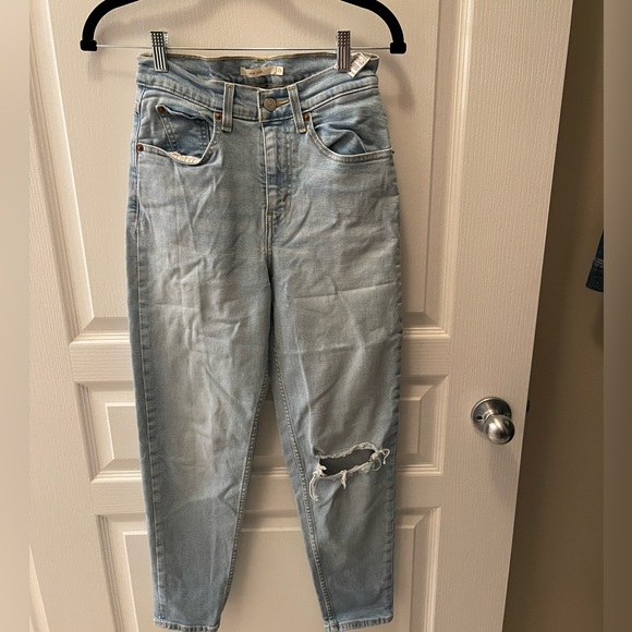 Levi’s Mom Jeans - Picture 1 of 5